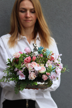 Zajączek w Ogrodzie Sella, stroik wielkanocny, wym.23x34x24cm