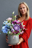 Meronia, kompozycja kwiatowa wielostronna