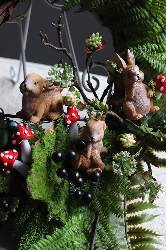 Zajączki w Lesie, ozdobny wianek na drzwi