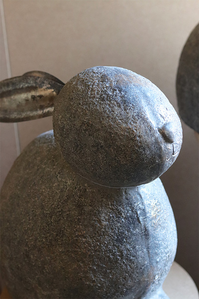 Modern B, duży zajączek wielkanocny figurka metalowa, wys.40cm