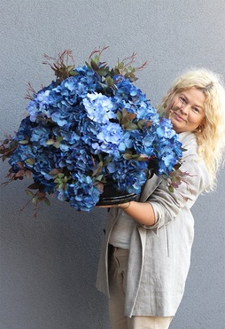 Navy Hortensje Deluxe, kompozycja nagrobna w misie, wym.45x55cm  