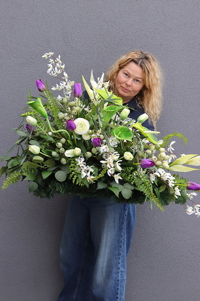 Fluette, kompozycja nagrobna na podkładzie, wym.55x85x50cm