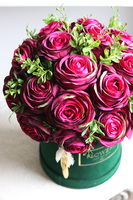 Deep Pink, różany flowerbox z bukszpanem