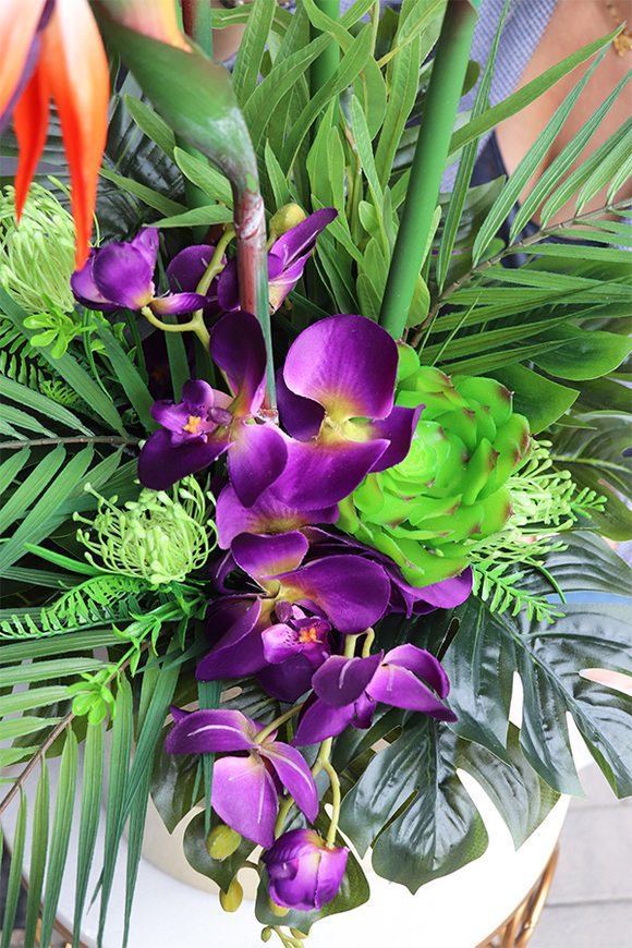 Grestina Figaro, kompozycja ze strelicją w złotej donicy, wys.91cm 