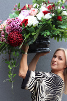 kompozycja nagrobna w ceramicznej misie