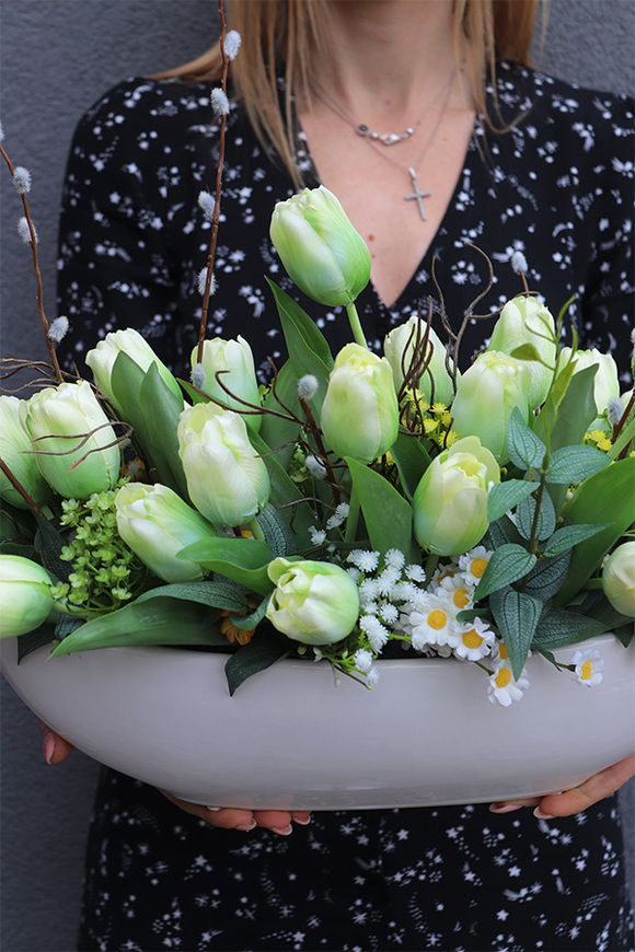 Green Tulips Laos, wiosenna kompozycja	