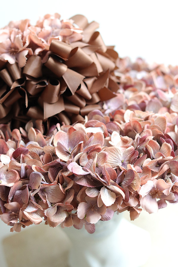 Dama w Kapeluszu, kompozycja kwiatowa, wym.40x42cm