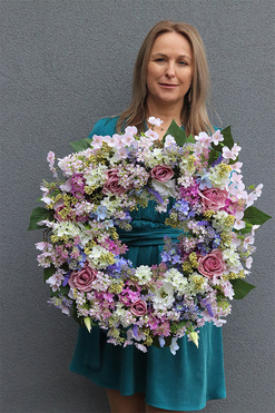 kwiatowy wianek z bzami, Czarująca Wiosna Nova, śr.60cm 