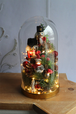 Dziadek do Orzechów Gold 2, stroik pod szklaną kopułą, wym.26x12cm 