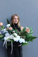 Elwira, kompozycja nagrobna w misie