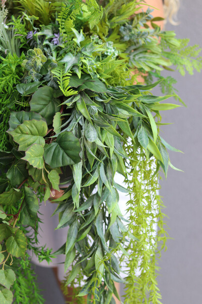 Walter Jungle, kompozycja z sukulentami w donicy fiberglass