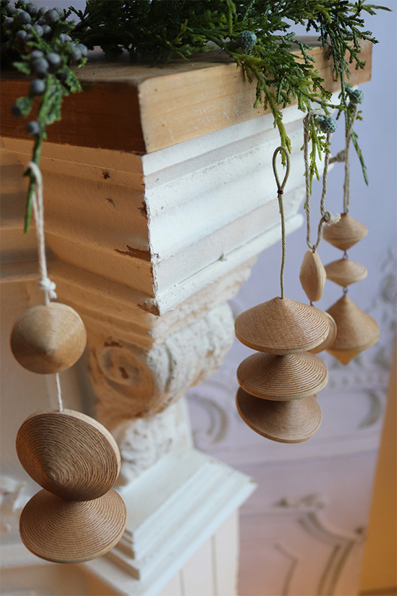 Modern Wood House, drewniane zawieszki na choinkę