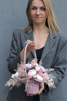 Koszyk Little Pink, kompozycja kwiatowa w koszu