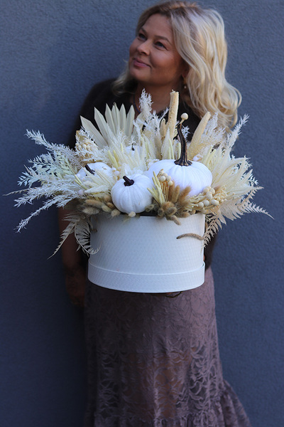 Pumpkin Creme Boho, jesienny flowerbox z dyniami, wy.45x46cm