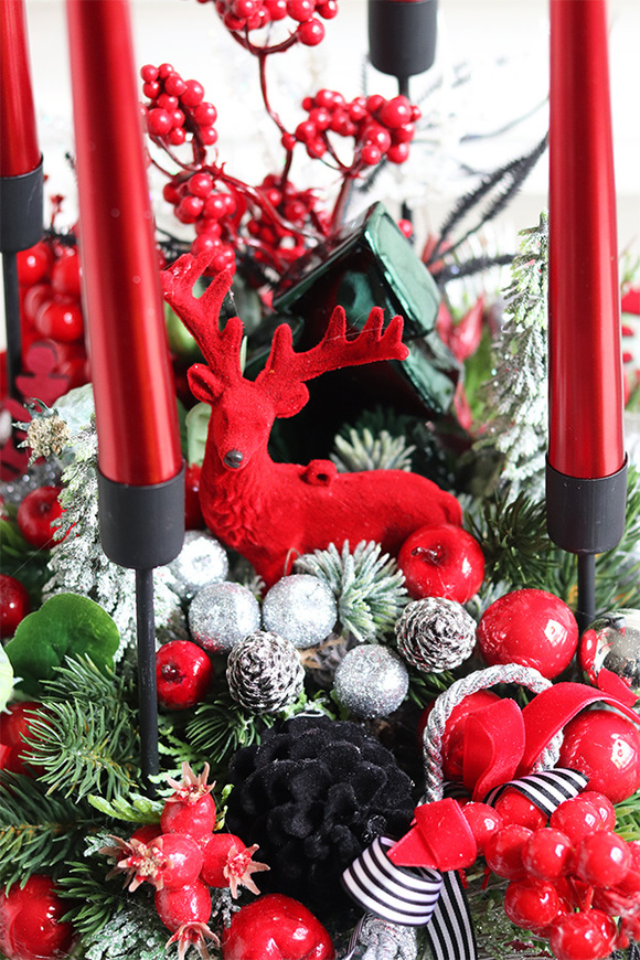 Adventi, adwentowy stroik ze świecami na świeczniku