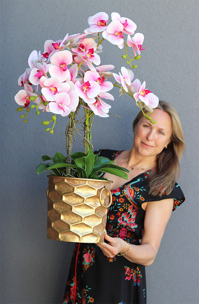 Pink & Gold Honey, gumowy storczyk w złotej donicy, wys.80cm