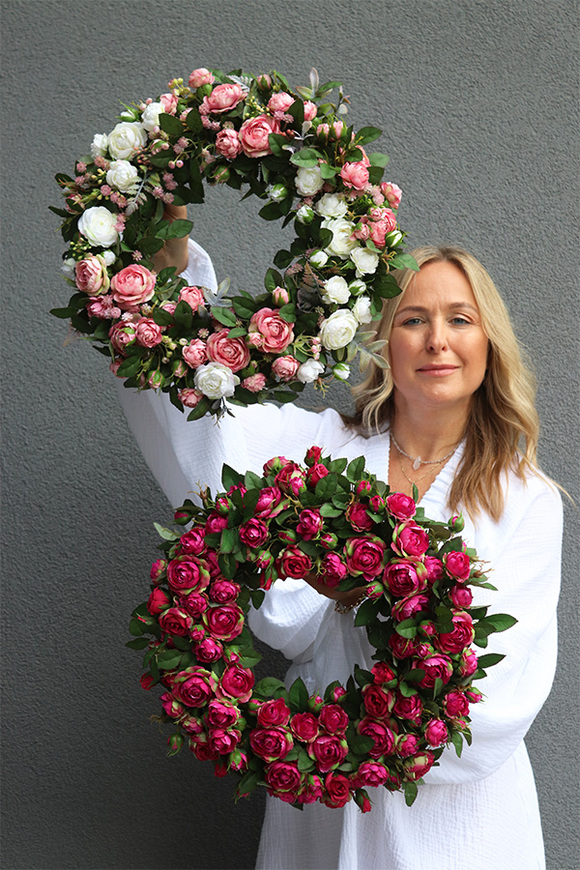 Pink Rosalina, słoneczny wianek na drzwi