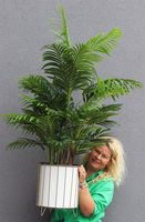 Areca Design, sztuczna palma w metalowej donicy