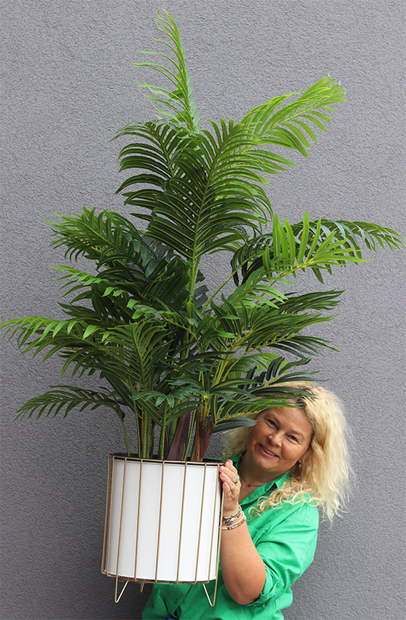 Areca Design, sztuczna palma w metalowej donicy
