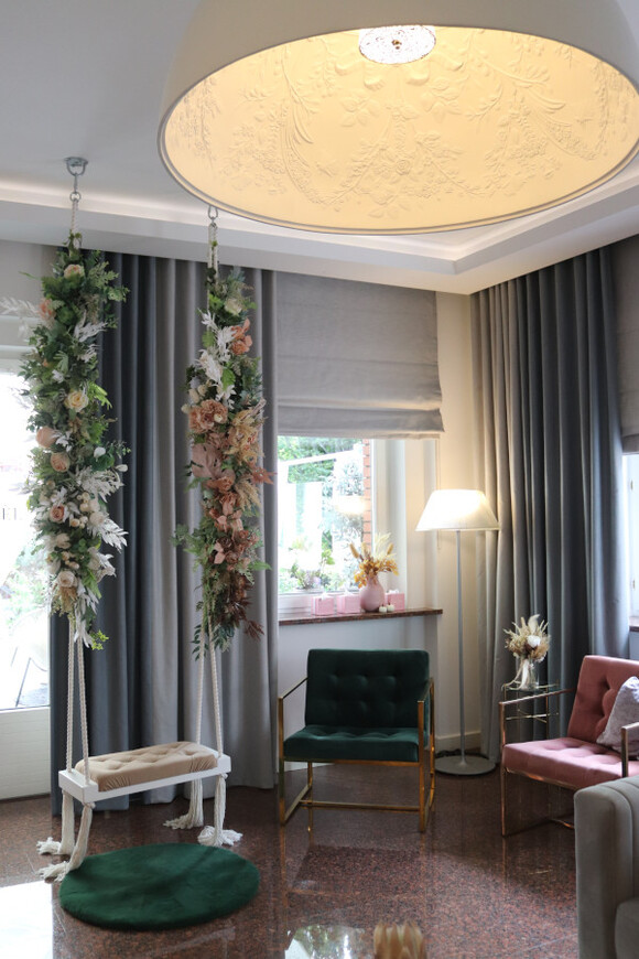 La Guel November, elegancka girlanda kwiatowa