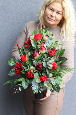 Red Rosana, bukiet nagrobny we wkładzie, wys.62cm 
