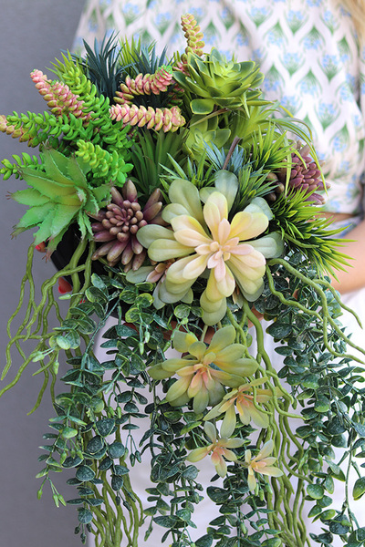 Green Delia, zielona kompozycja z sukulentami, wym.25x32cm