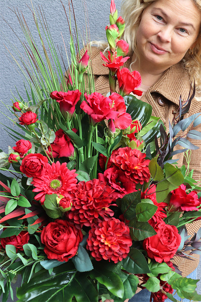 Red Flowers, bukiet nagrobny we wkładzie