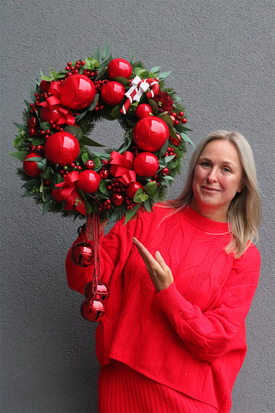 Deluxe Red, świąteczny wianek z dzwonkami,