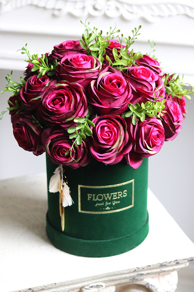 Deep Pink, różany flowerbox z bukszpanem