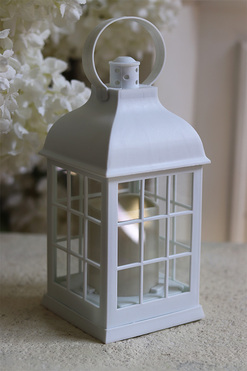 Quiet White, latarenka ze świecą LED, wys.22cm