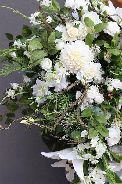 White Memories, wiązanka nagrobna w misie