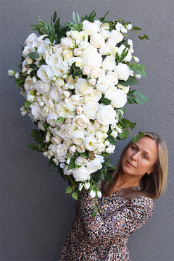 Luksuria Heart, wiązanka nagrobna w kształcie serca, dł.84cm