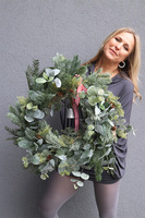 Zimową Porą, zielony wianek dekoracyjny