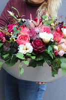 Begra Laos, kompozycja nagrobna w srebrnej misie