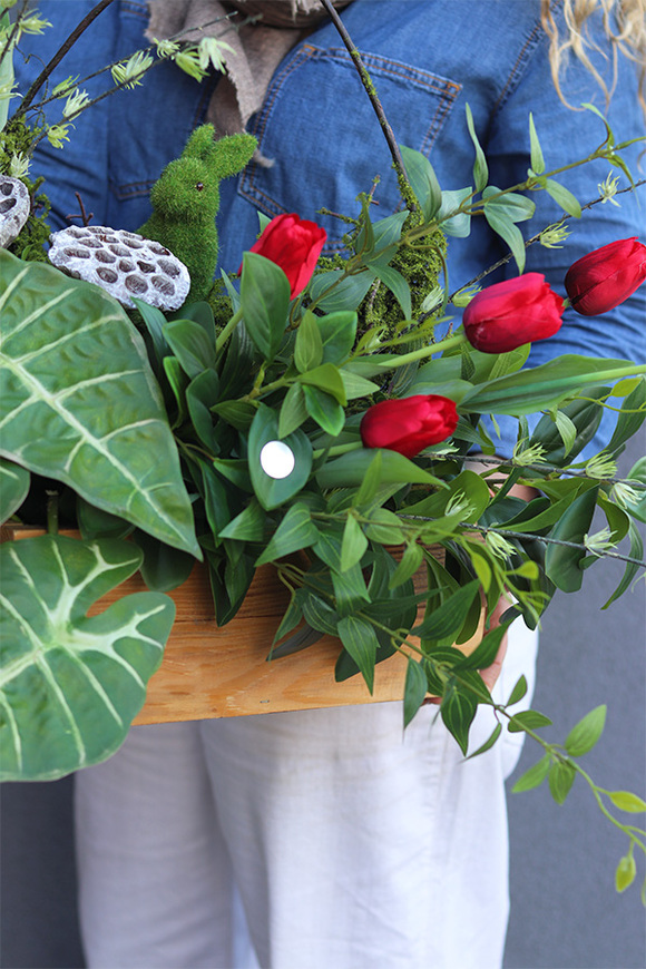 Tulipa Red, dekoracja nagrobna z tulipanami