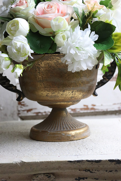 Esmeralda, bogata kompozycja kwiatowa w pucharze, wym.38x45cm