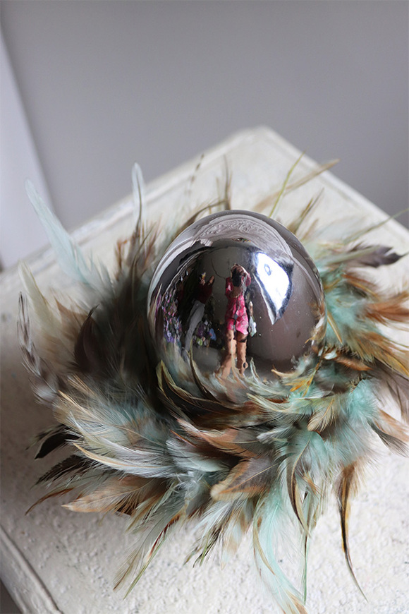 Jajo Silver Glamour, stroik wielkanocny z piórami