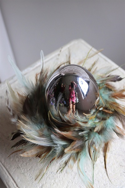 Jajo Silver Glamour, stroik wielkanocny z piórami