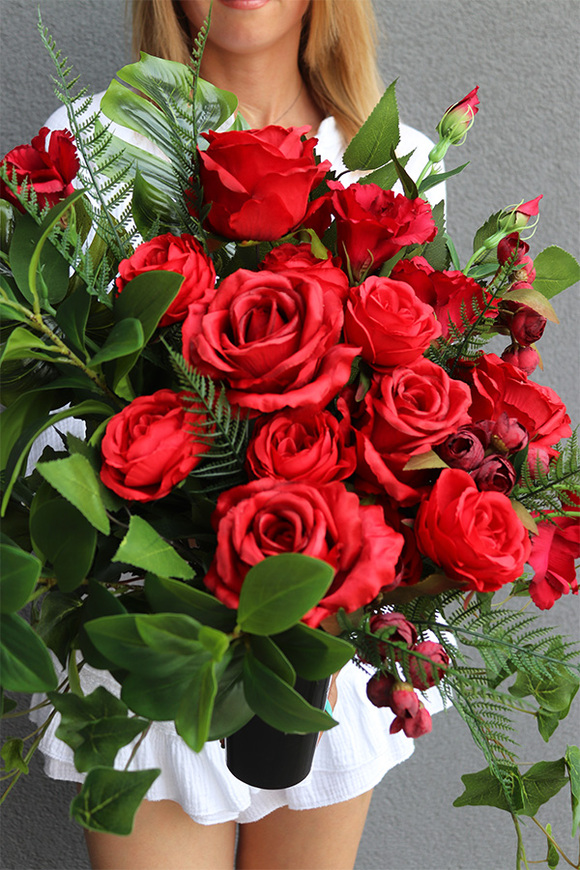 Czerwień Georeni, bukiet nagrobny we wkładzie