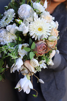 Biel Dekore, kompozycja kwiatowa w naczyniu