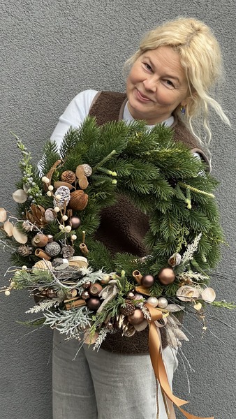 Cynamonowe Święta, świąteczny wianek na drzwi