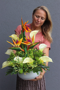 kompozycja kwiatowa Kedura wys.62cm