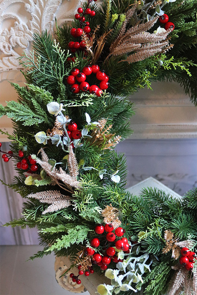 Wigilia Primosa, duży świąteczny wianek na drzwi