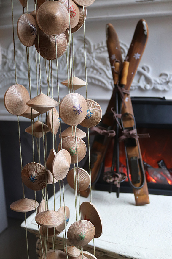 Modern Wood, drewniana zawieszka łańcuch, ze wzorem