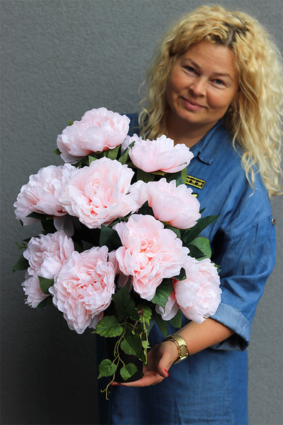 pastelowy bukiet nagrobny we wkładzie, Peonies