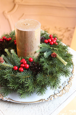 Simple Christmas 2, stroik ze świecą na talerzu, wym.15x33cm 