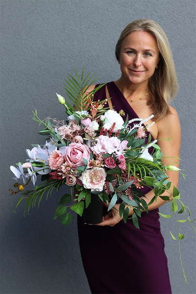 Dulea, bukiet nagrobny we wkładzie z orchideą