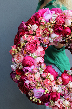 bardzo bogaty różowy wianek, Pinkano Tenata, śr.50cm 