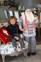 duża figurka / miękki stojący Mikołaj z nartami i szalikiem