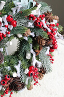 Zima w Mieście, świąteczny wianek na drzwi